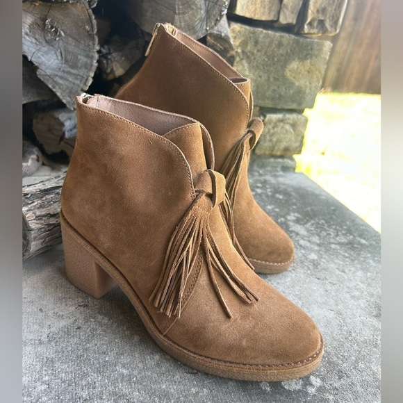 UGG Corin Chestnut leather suede ankle Boots with Fringe & back zip Sz-8. N - Picture 1 of 12